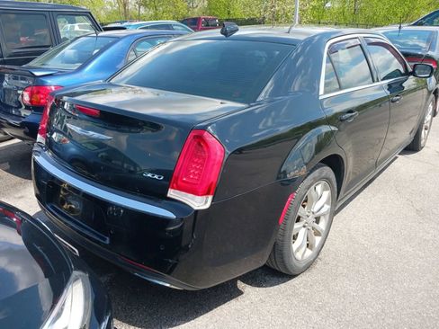 Used 2016 Chrysler 300 Limited w/ 300 Premium Group AWD/4WD image 3