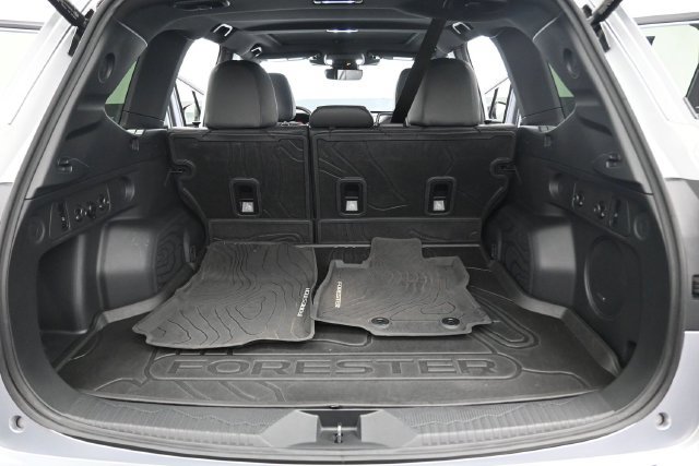 Used 2025 Subaru Forester Limited AWD/4WD image 17