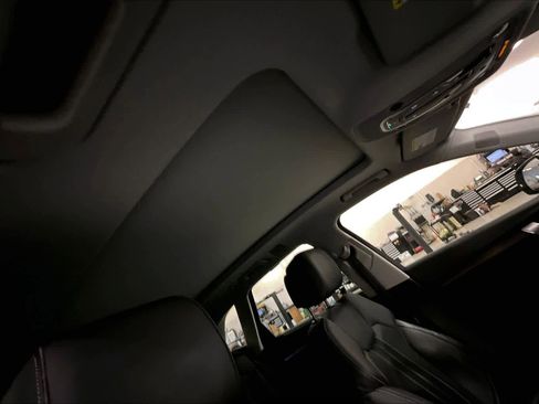 Used 2021 Audi Q5 Prestige w/ Prestige Package image 13