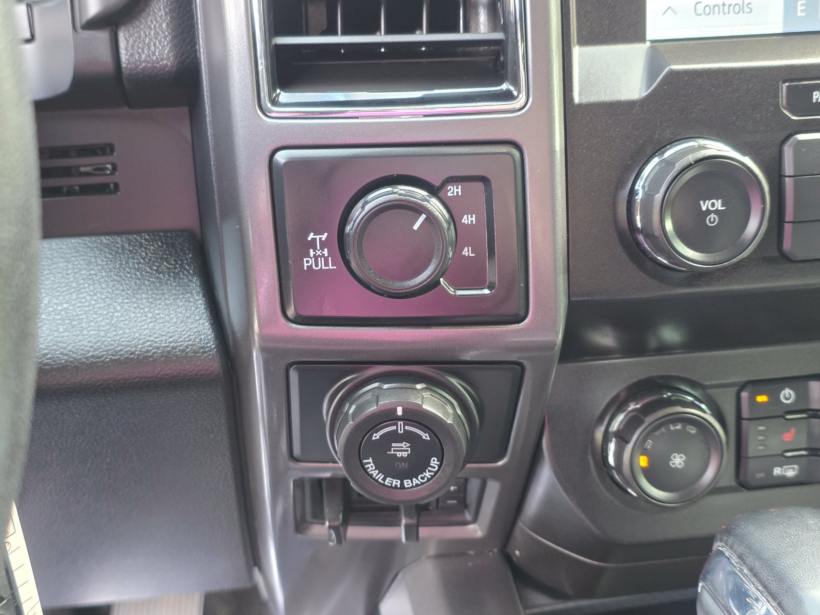 Used 2020 Ford F150 XLT w/ Equipment Group 302A Luxury AWD/4WD image 31