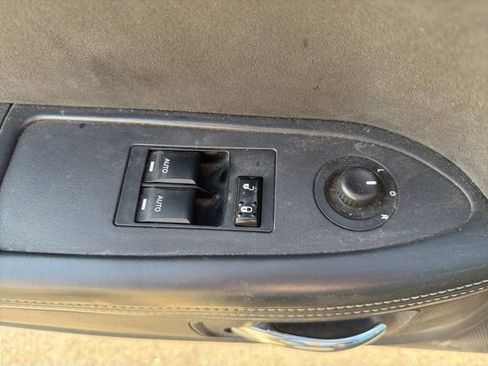 Used 2009 Dodge Challenger SRT8 RWD image 16