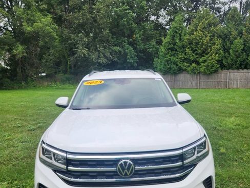 Used 2023 Volkswagen Atlas SE w/ Black Wheel Package AWD/4WD image 3