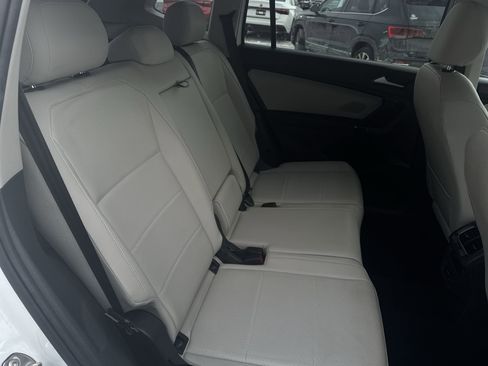 Used 2018 Volkswagen Tiguan SE image 26