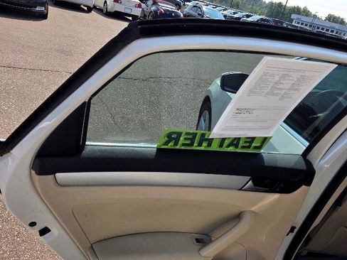 Used 2013 Volkswagen Passat 2.5 SE image 12