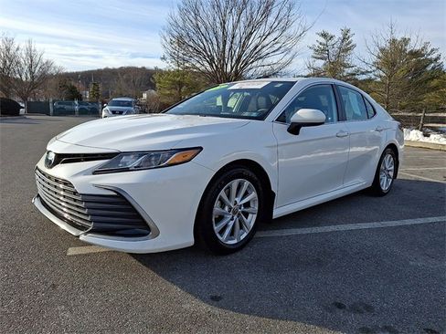 Certified 2021 Toyota Camry LE image 3