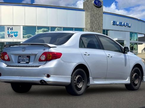 Used 2009 Toyota Corolla FWD image 2