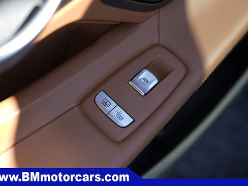 Used 2020 BMW 750i xDrive w/ Cold Weather Package AWD/4WD image 32