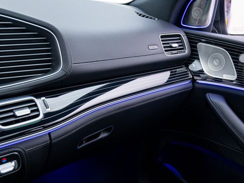 New 2025 Mercedes-Benz GLS 450 4MATIC image 32