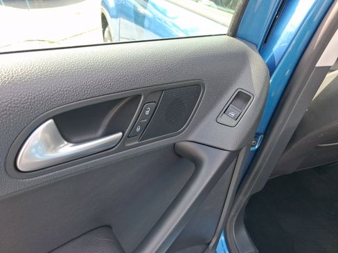 Used 2017 Volkswagen Tiguan S image 29