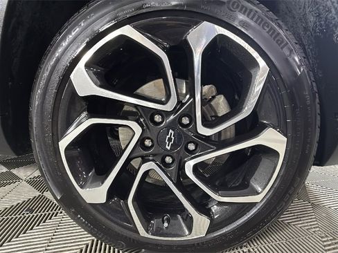 Certified 2024 Chevrolet Trax RS w/ Sunroof Package image 36