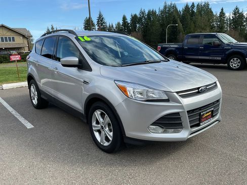 Used 2016 Ford Escape SE w/ Equipment Group 201A AWD/4WD image 7
