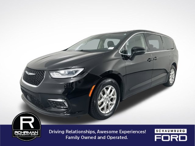 Used 2024 Chrysler Pacifica Touring-L FWD image 1