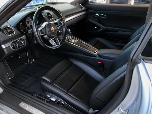Used 2018 Porsche 718 Cayman S RWD image 12