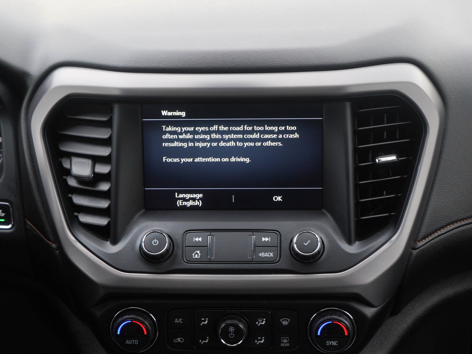 Used 2020 GMC Acadia AT4 w/ Driver Alert Package II AWD/4WD image 17