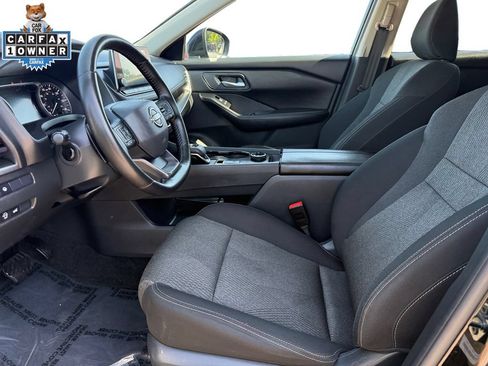 Certified 2025 Nissan Rogue SV AWD/4WD image 9