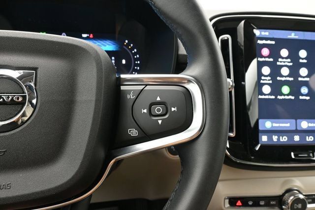 Used 2023 Volvo XC40 B5 Plus w/ Protection Package Premier AWD/4WD image 24
