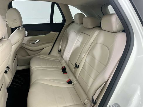 Used 2021 Mercedes-Benz GLC 300 4MATIC image 30