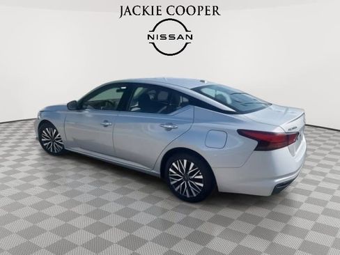 Certified 2024 Nissan Altima 2.5 SV image 7