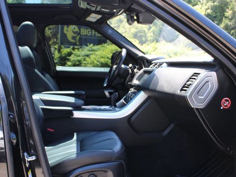 Used 2017 Land Rover Range Rover Sport SE AWD/4WD image 37