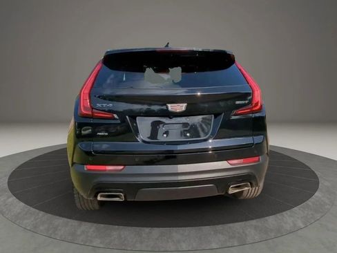 Used 2023 Cadillac XT4 Luxury w/ Cold Weather Package AWD/4WD image 4