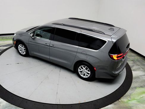 Used 2022 Chrysler Pacifica Touring-L FWD image 34