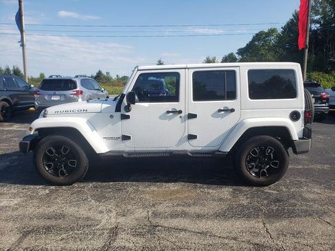 Used 2014 Jeep Wrangler Unlimited Rubicon w/ Connectivity Group AWD/4WD image 4