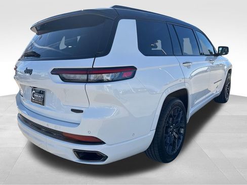 Used 2023 Jeep Grand Cherokee L Summit w/ High Altitude Package AWD/4WD image 5