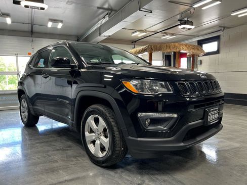 Used 2018 Jeep Compass Latitude w/ Popular Equipment Group image 2