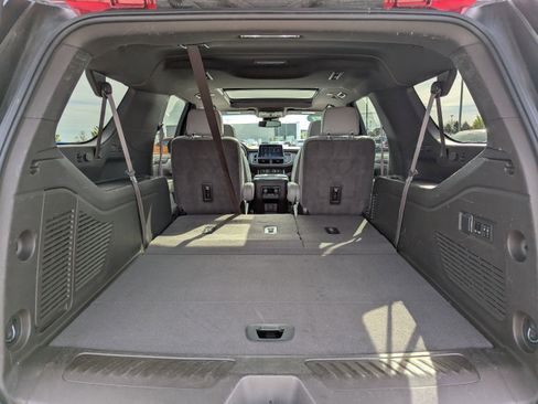 Certified 2023 Chevrolet Suburban LT w/ Luxury Package AWD/4WD image 40