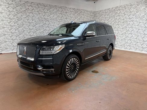 Used 2021 Lincoln Navigator Black Label w/ Cargo Convenience Package image 5