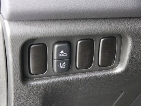 Used 2025 Mitsubishi Outlander Sport ES image 17