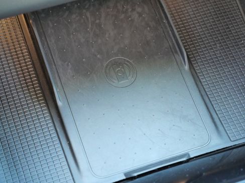 Used 2023 Volvo XC40 Recharge Ultimate image 29