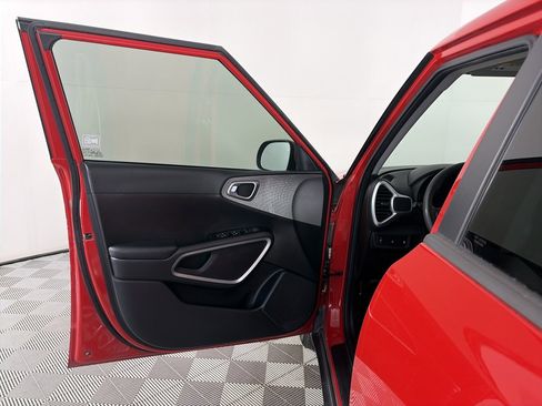 Used 2021 Kia Soul LX image 10
