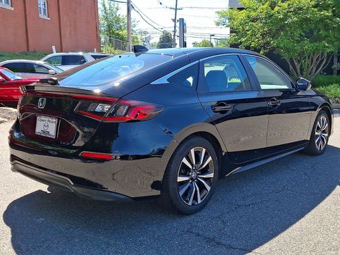 Used 2024 Honda Civic EX-L image 4