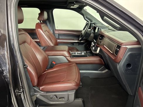 Used 2024 Ford Expedition Limited AWD/4WD image 17