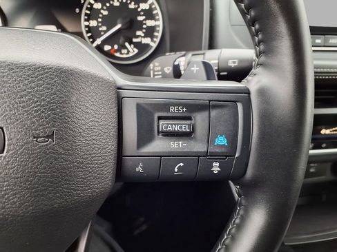 Certified 2025 Nissan Rogue SV image 14