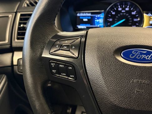 Used 2018 Ford Explorer XLT w/ Equipment Group 202A AWD/4WD image 29