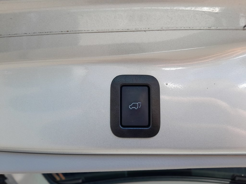 Used 2018 Toyota Highlander XLE AWD/4WD image 43
