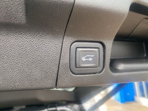 Used 2023 GMC Acadia SLE w/ Elevation Edition image 21