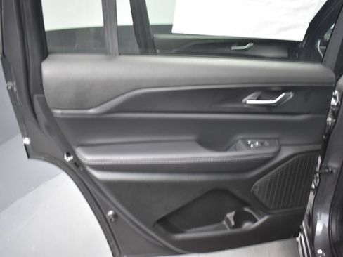 Used 2025 Jeep Grand Cherokee L Altitude AWD/4WD image 14