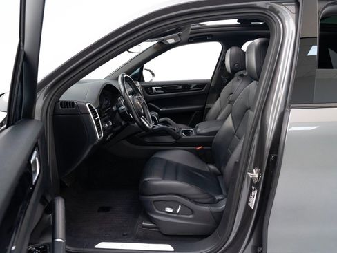 Used 2020 Porsche Cayenne image 17