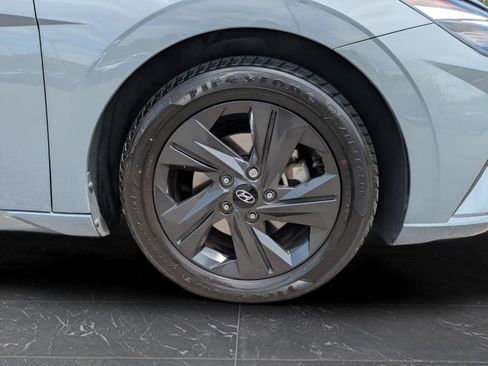 Used 2021 Hyundai Elantra SEL FWD image 10