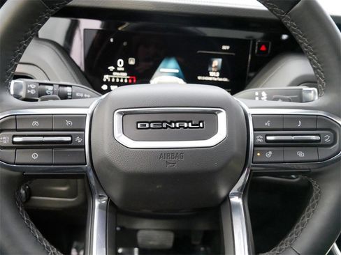 Used 2025 GMC Yukon Denali w/ Sun & Power Step Package image 17