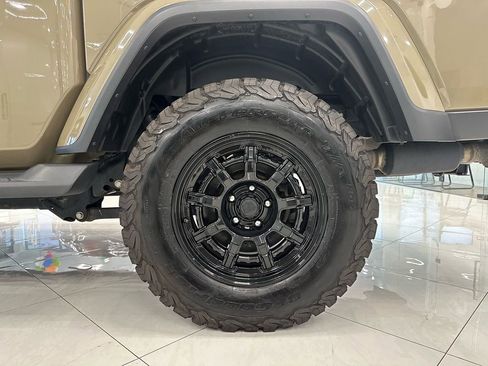 Used 2020 Jeep Gladiator Overland w/ LED Lighting Group image 42