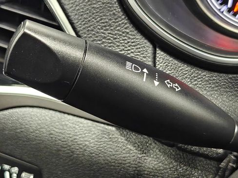 Used 2019 Jeep Cherokee Limited image 41