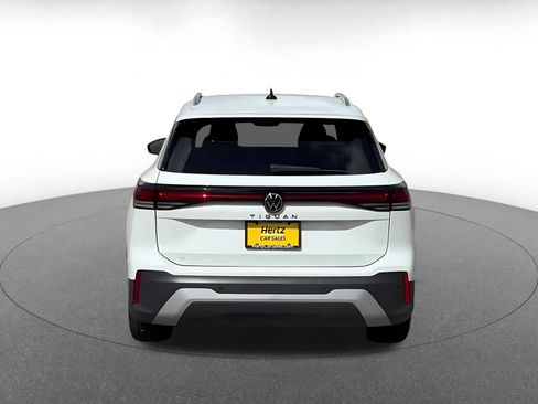 Used 2026 Volkswagen Tiguan SE FWD image 10