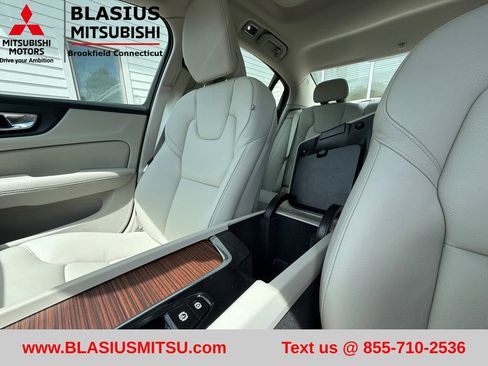 Used 2019 Volvo S60 T5 Momentum w/ Multimedia Package FWD image 35