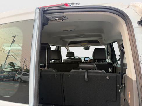 Used 2022 Ford Transit Connect XL FWD image 24