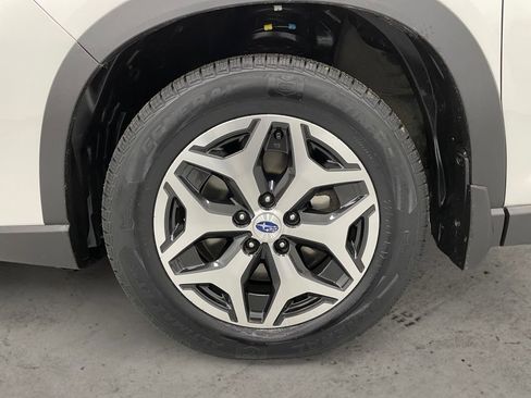 Used 2019 Subaru Forester Premium w/ All-Weather Package image 12