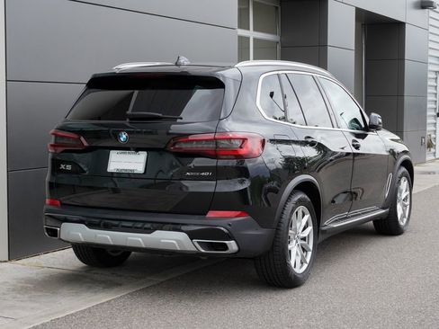 Used 2022 BMW X5 xDrive40i w/ Executive Package AWD/4WD image 2
